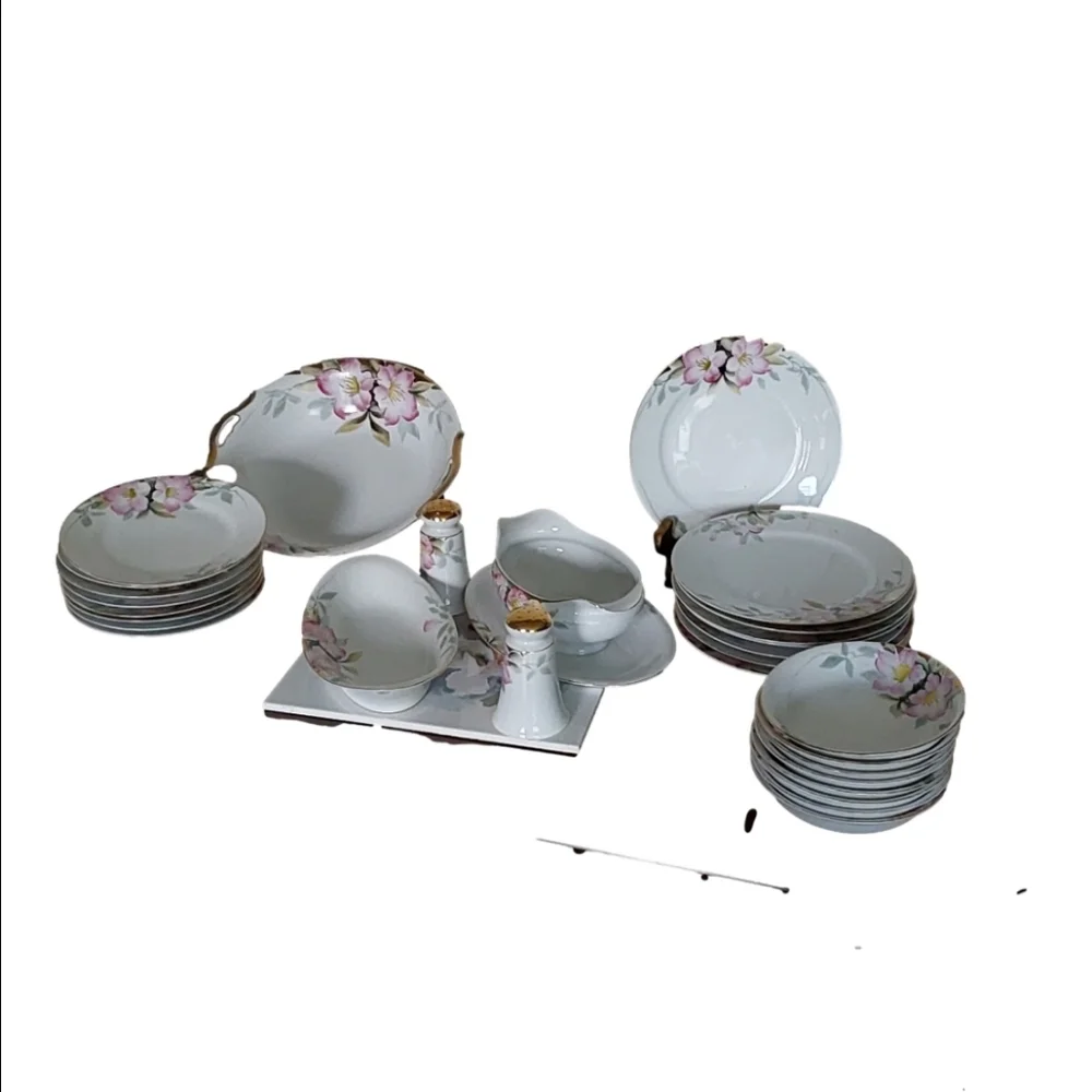 Noritake Azalea‎ 26 Pieces + 1 Vegetable Bowl  Elegant Floral Dinnerware Set